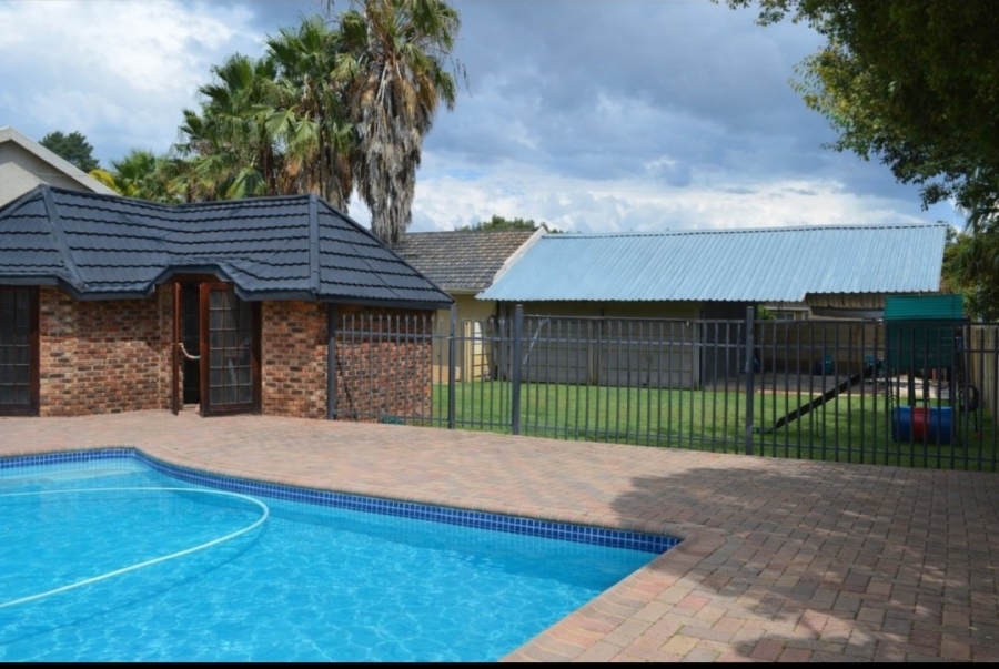 4 Bedroom Property for Sale in Stilfontein Ext 4 North West